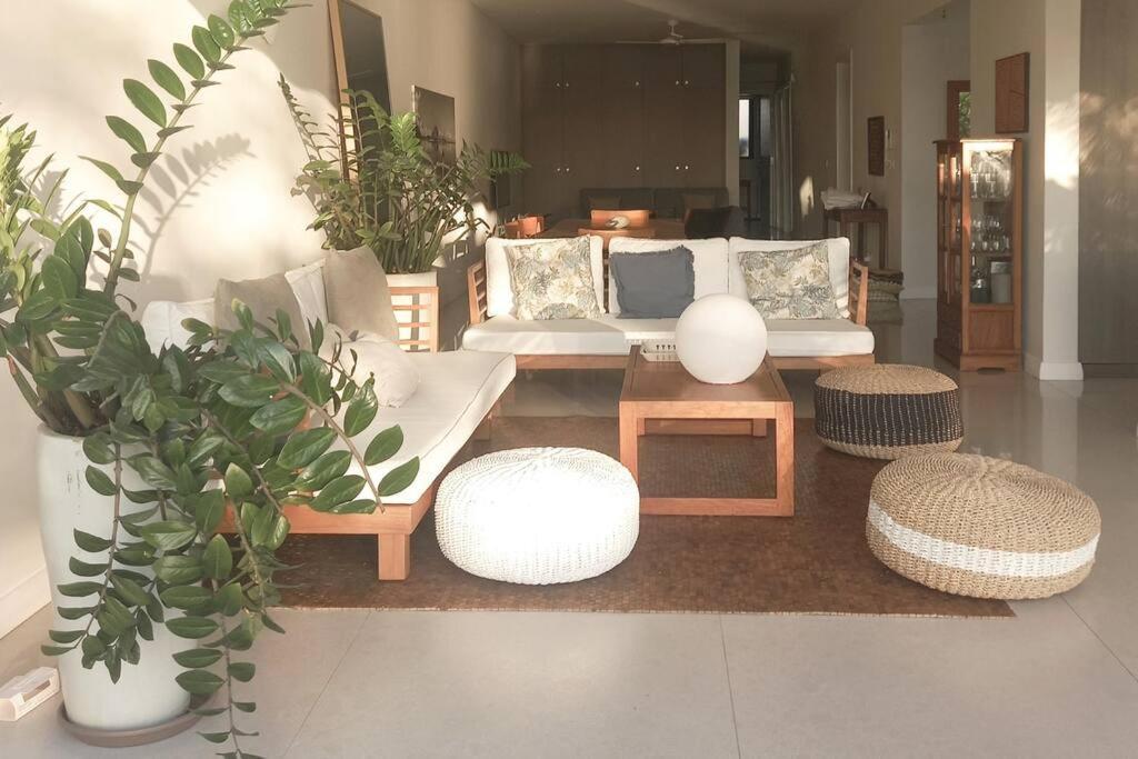 Beachfront Apartment Тамарин Экстерьер фото